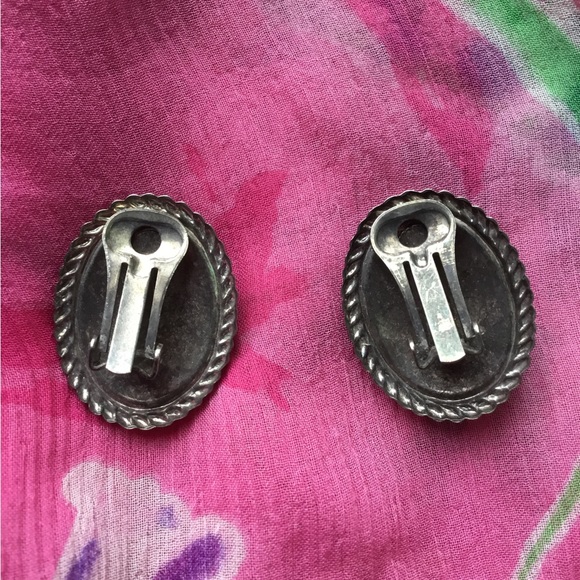 Vintage 80s Multi color Rhinestone Clip Earrings Blue Faux Pearl Crystal GUC - Picture 15 of 15